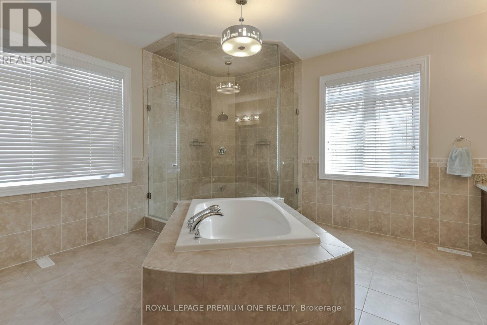 107 Headwind Boulevard, Vaughan, ON - Indoor Photo Showing Bathroom