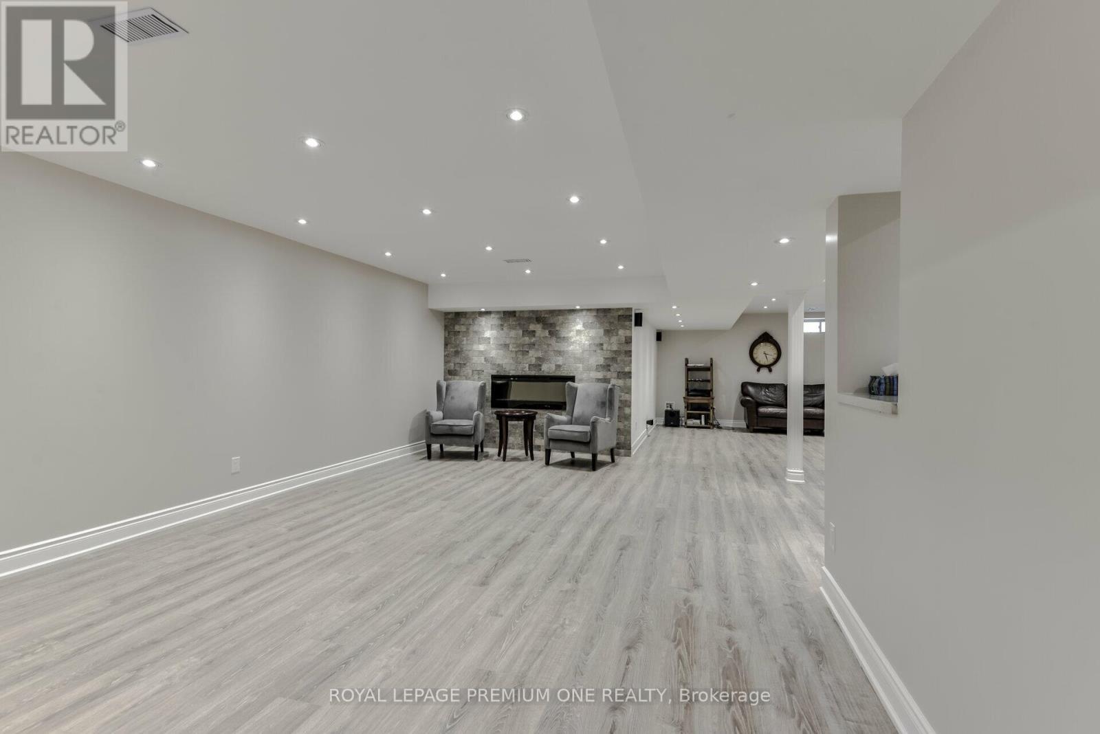 107 Headwind Boulevard, Vaughan, ON - Indoor Photo Showing Other Room