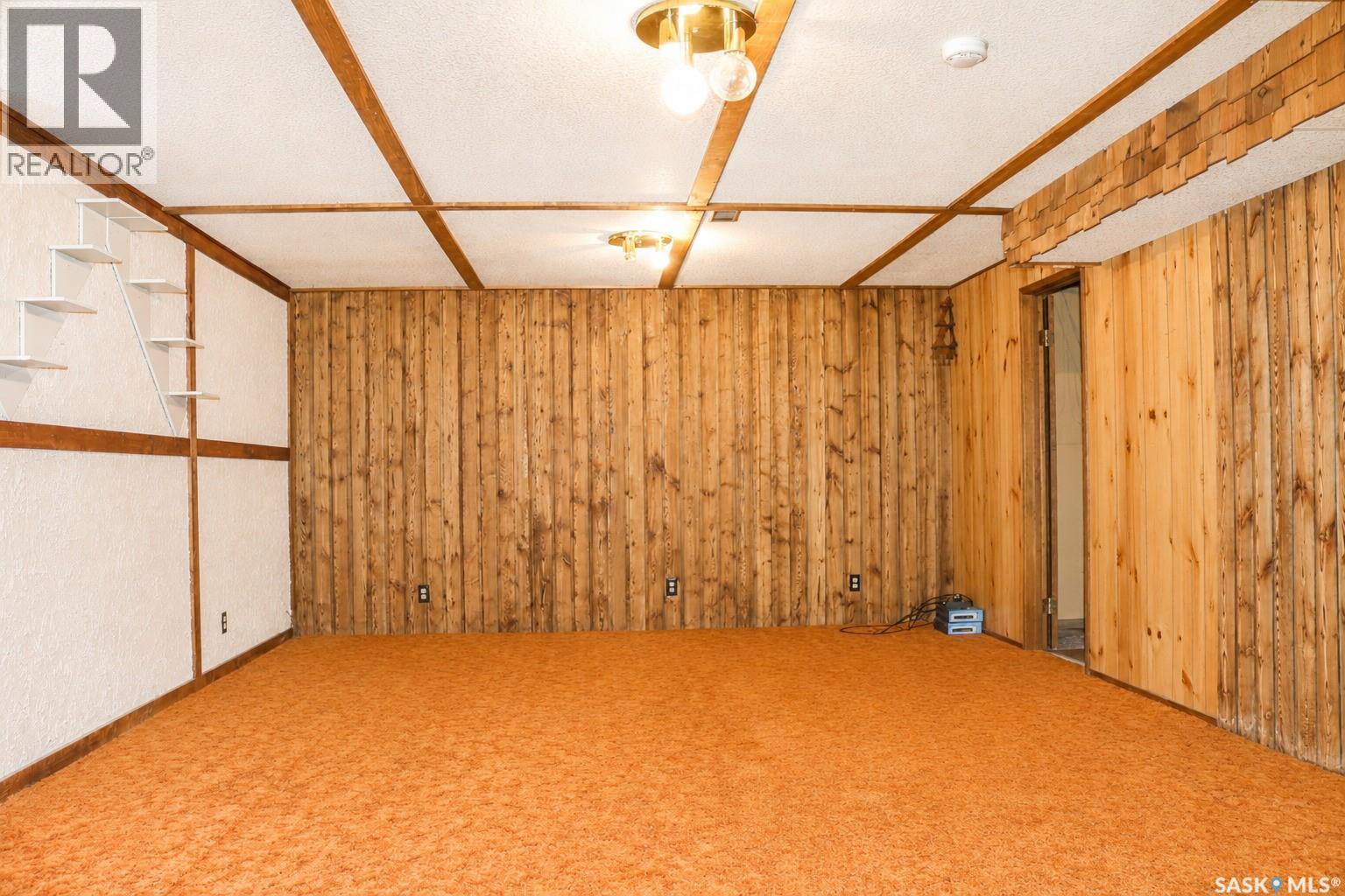 326 3Rd Avenue, Young, SK - Indoor Photo Showing Other Room