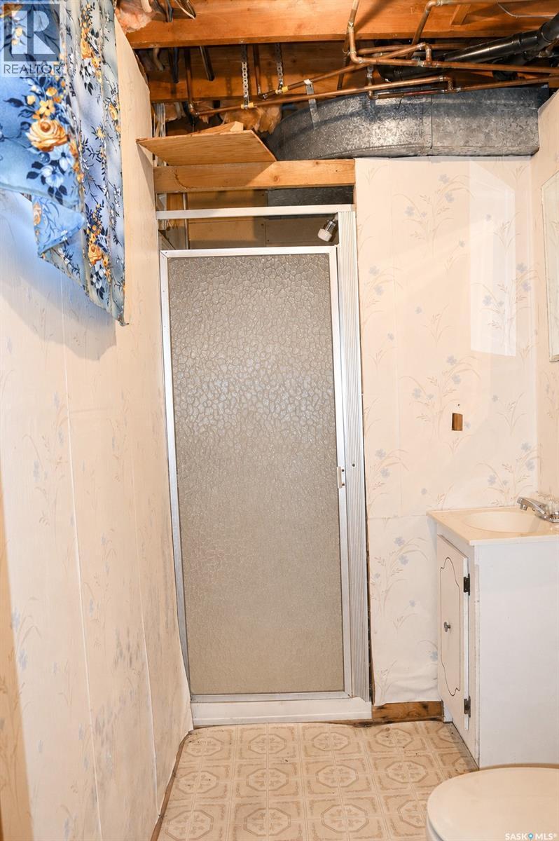 326 3Rd Avenue, Young, SK - Indoor Photo Showing Basement