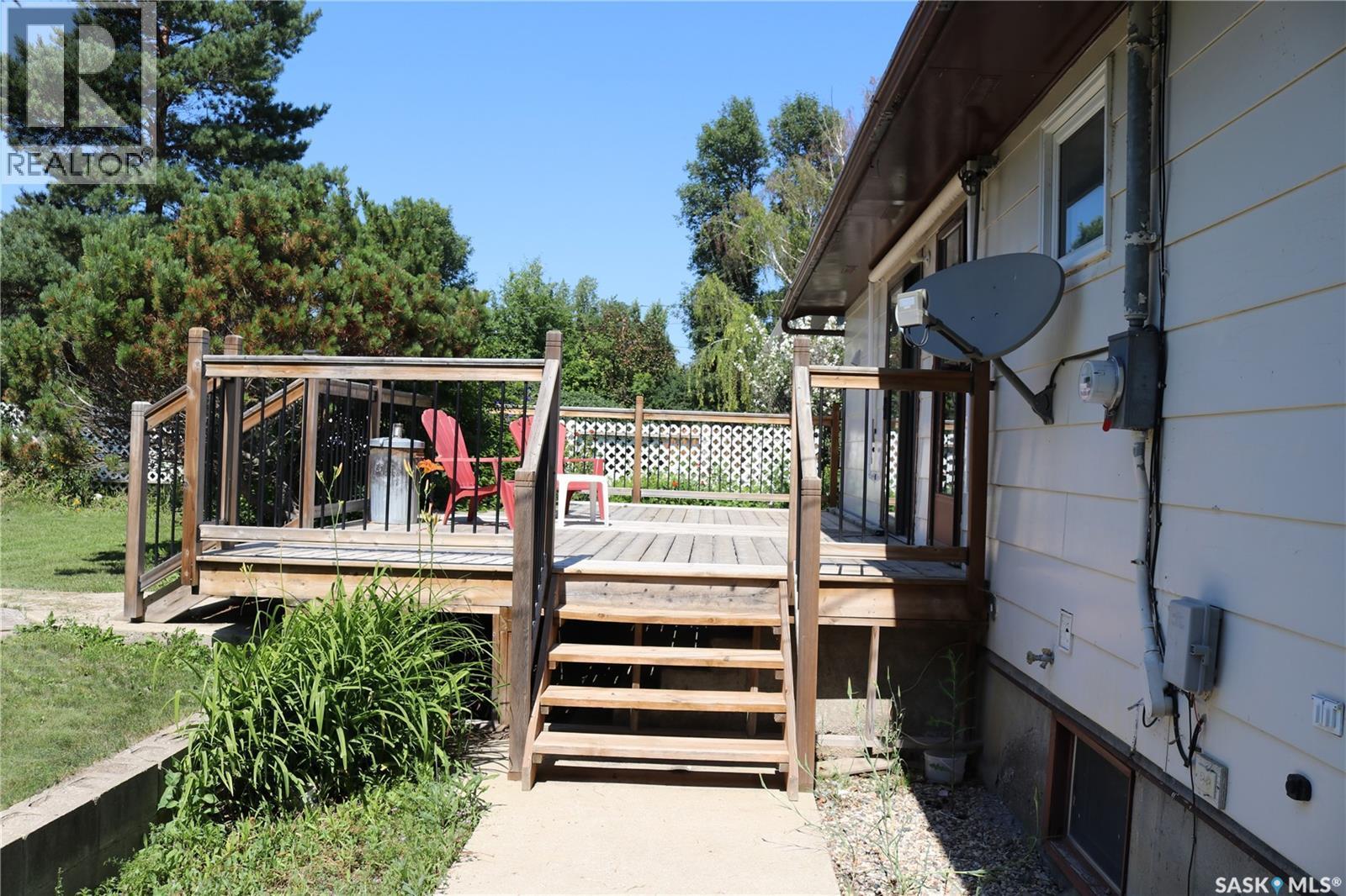 326 3Rd Avenue, Young, SK - Outdoor With Deck Patio Veranda