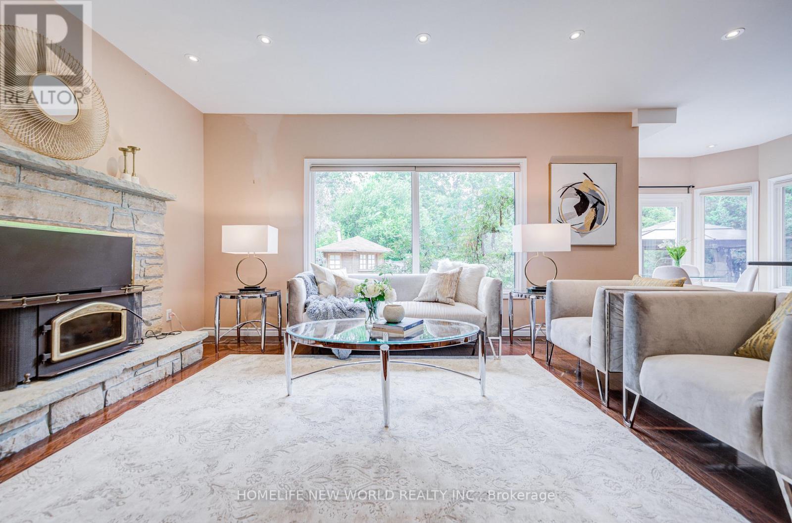 4468 Beacon Lane, Mississauga, ON - Indoor Photo Showing Living Room With Fireplace