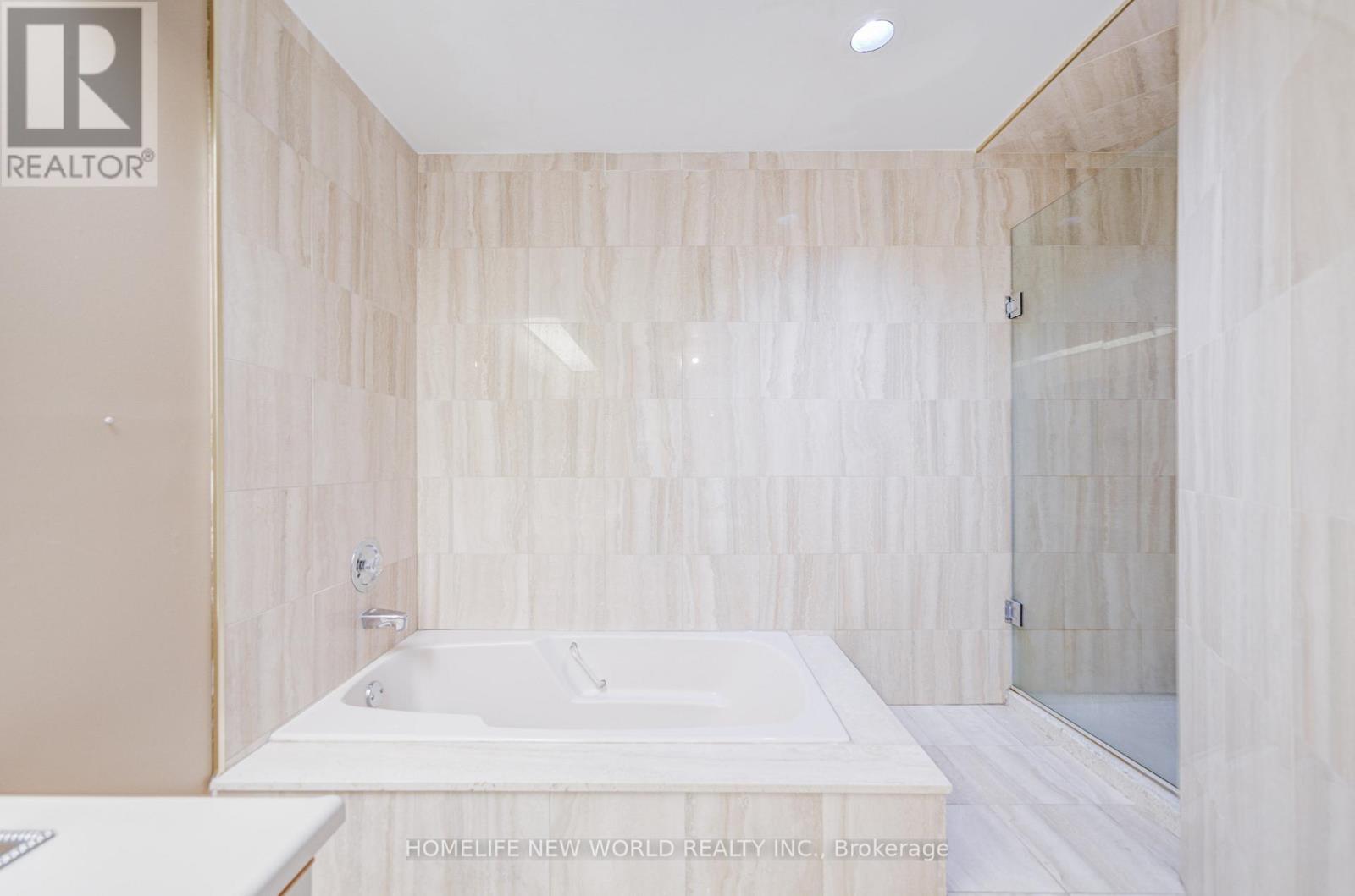 4468 Beacon Lane, Mississauga, ON - Indoor Photo Showing Bathroom