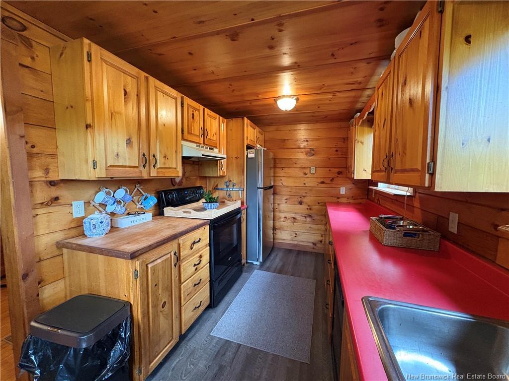 27 Binks Cres, Harvey, NB