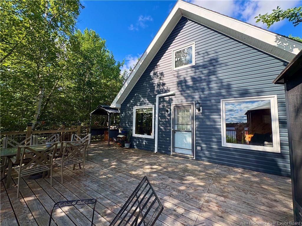 27 Binks Cres, Harvey, NB