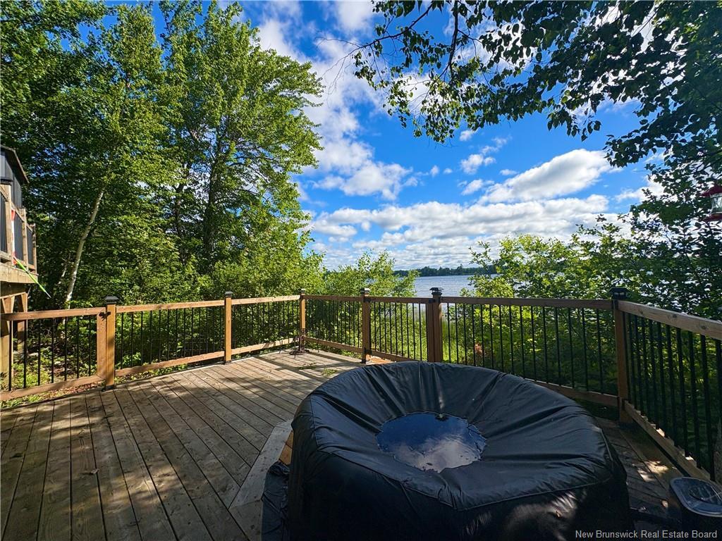 27 Binks Cres, Harvey, NB