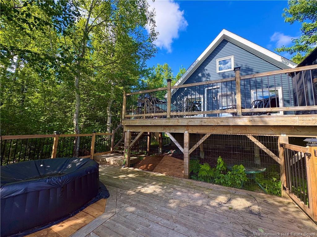 27 Binks Cres, Harvey, NB
