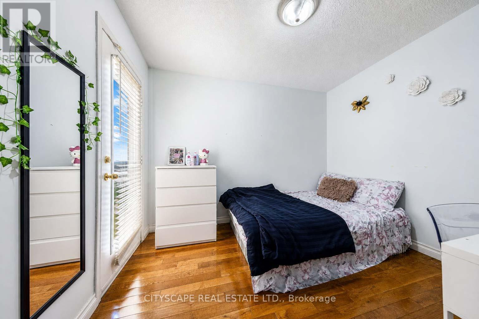 764 Avocado Crescent, Mississauga, ON - Indoor Photo Showing Bedroom
