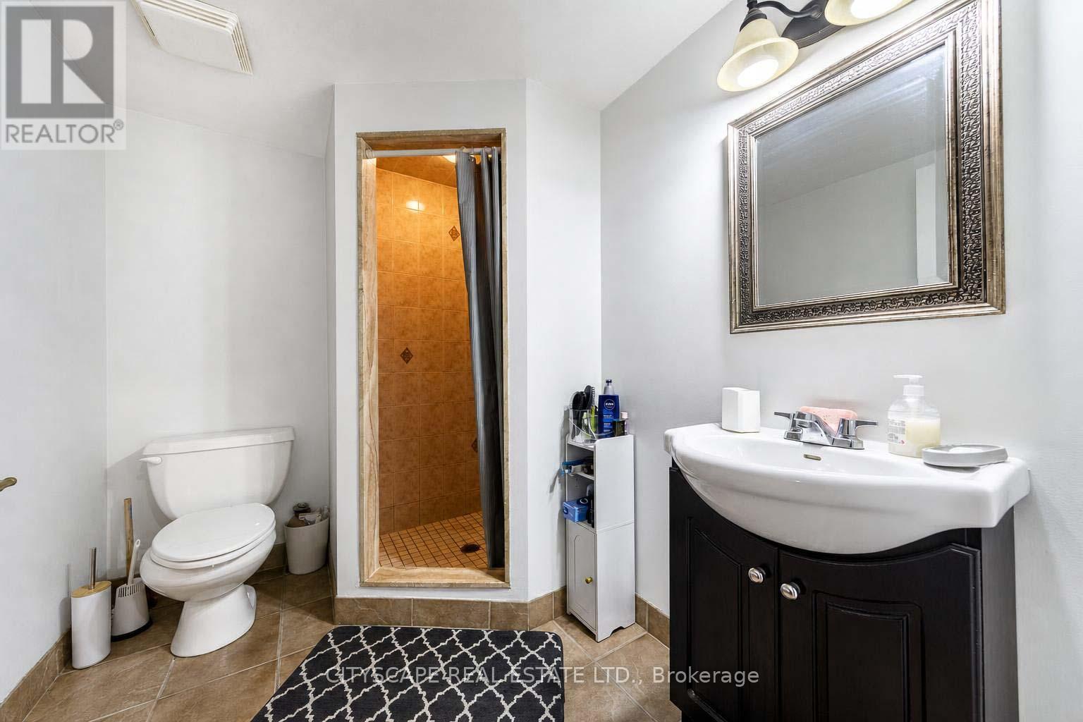 764 Avocado Crescent, Mississauga, ON - Indoor Photo Showing Bathroom