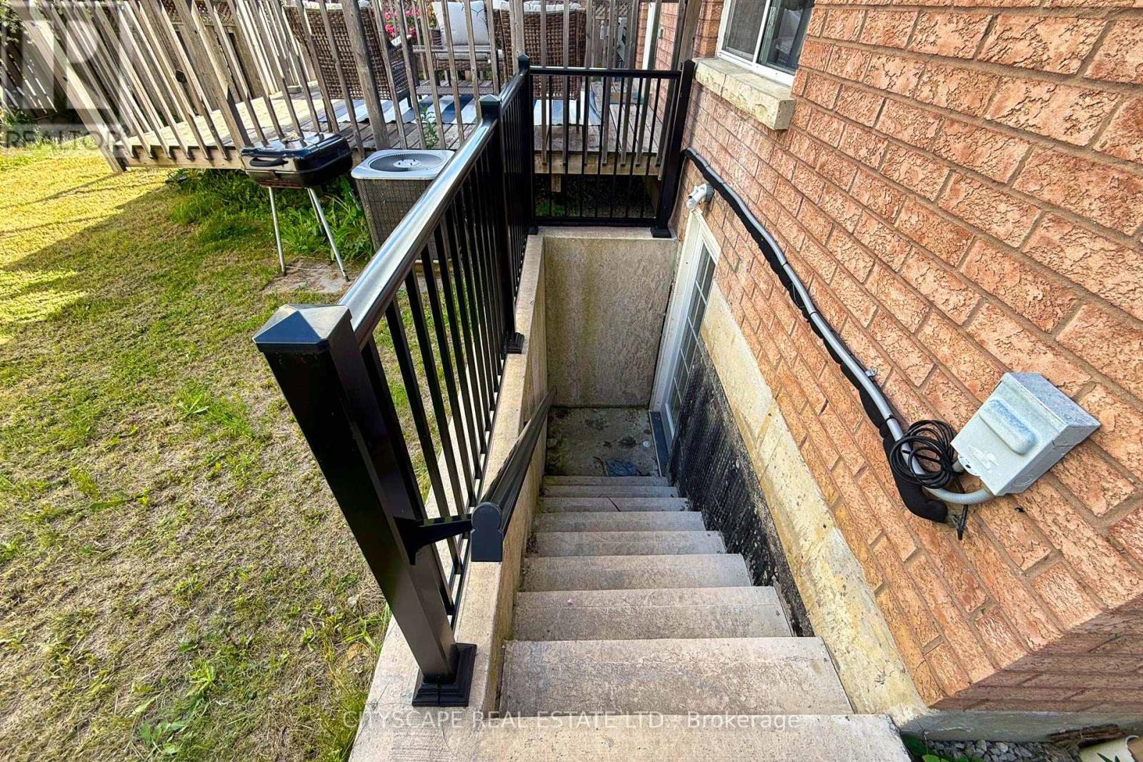 764 Avocado Crescent, Mississauga, ON - Outdoor