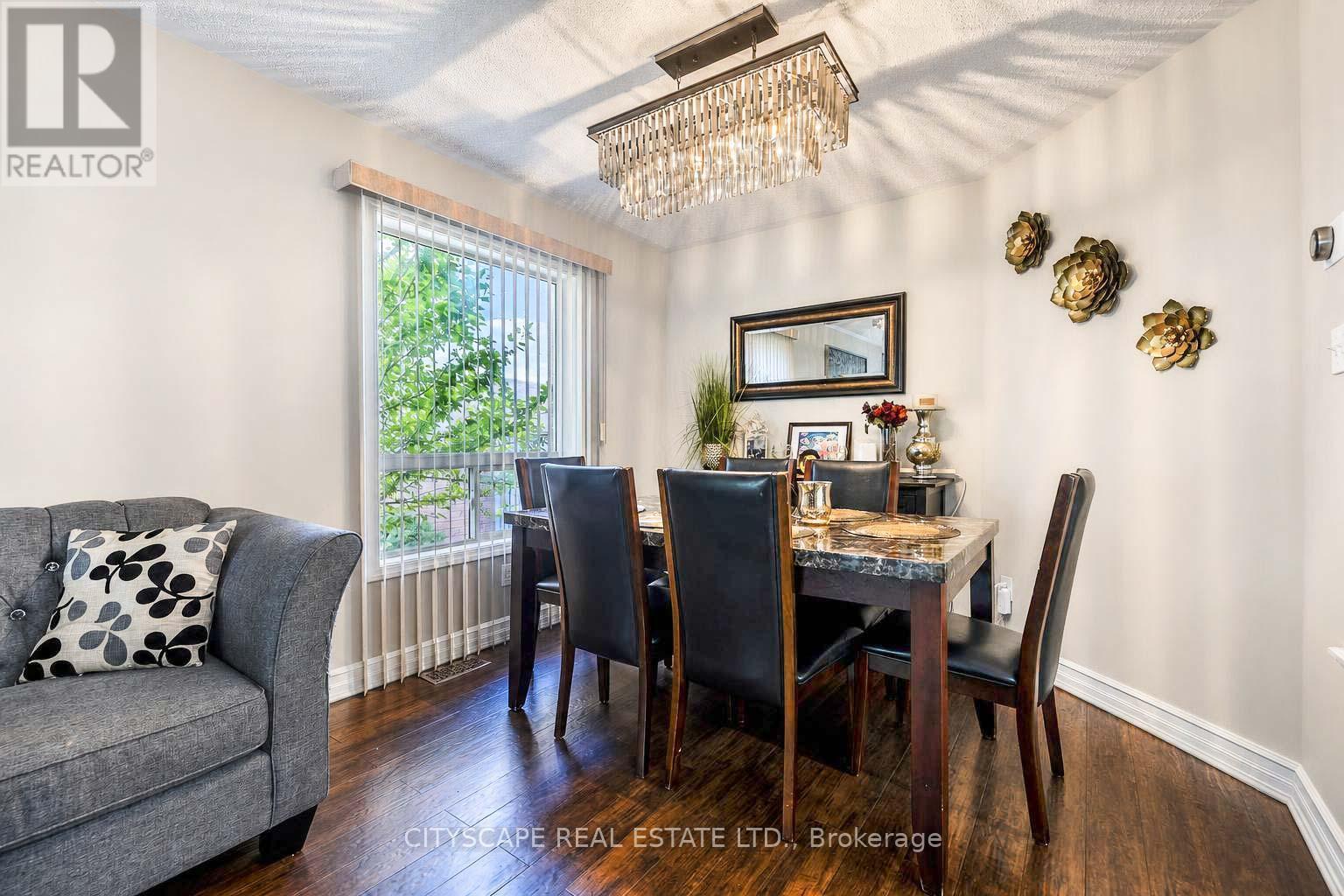 764 Avocado Crescent, Mississauga, ON - Indoor Photo Showing Dining Room