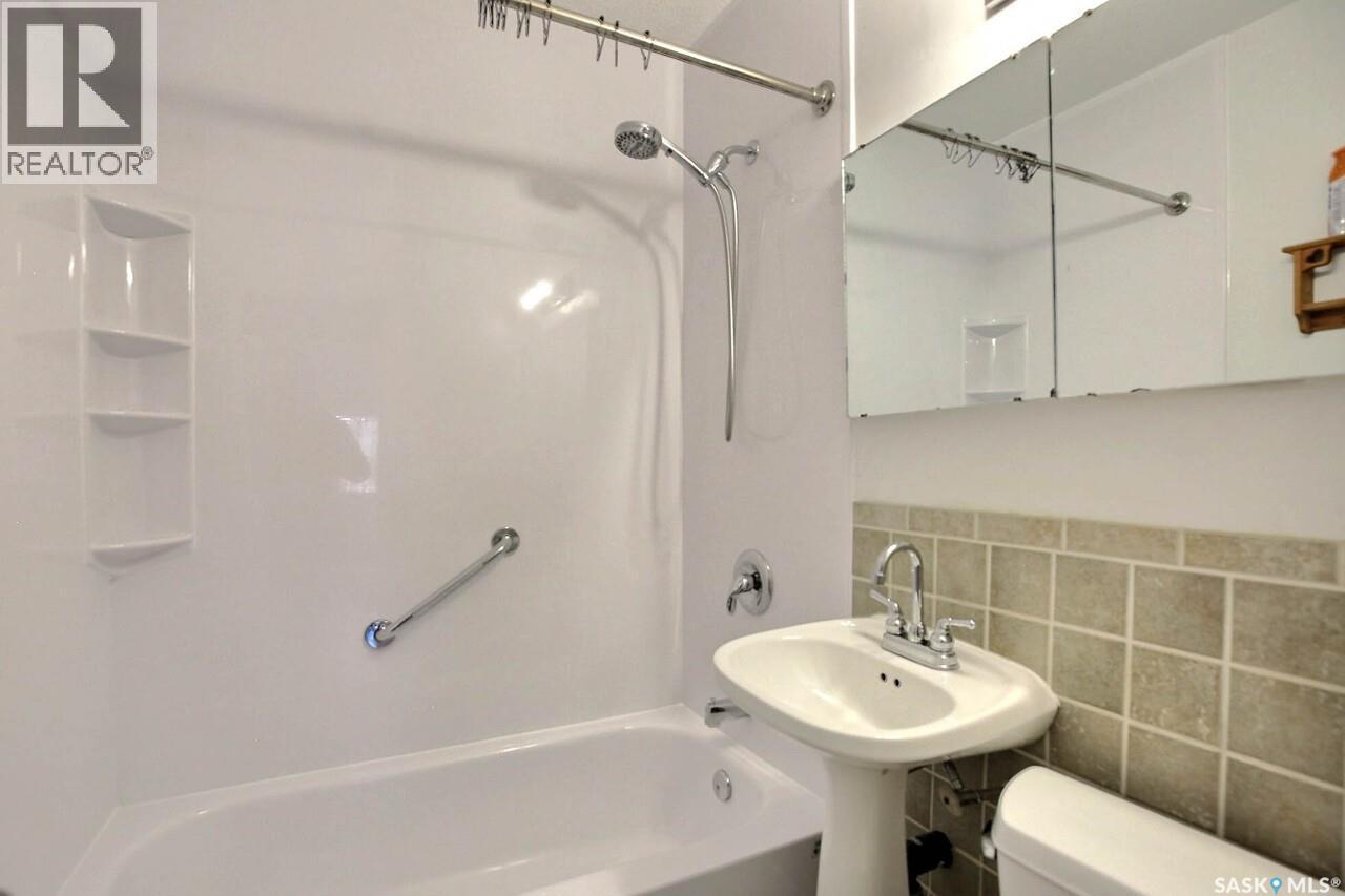 2354 Mcara Street, Regina, SK - Indoor Photo Showing Bathroom