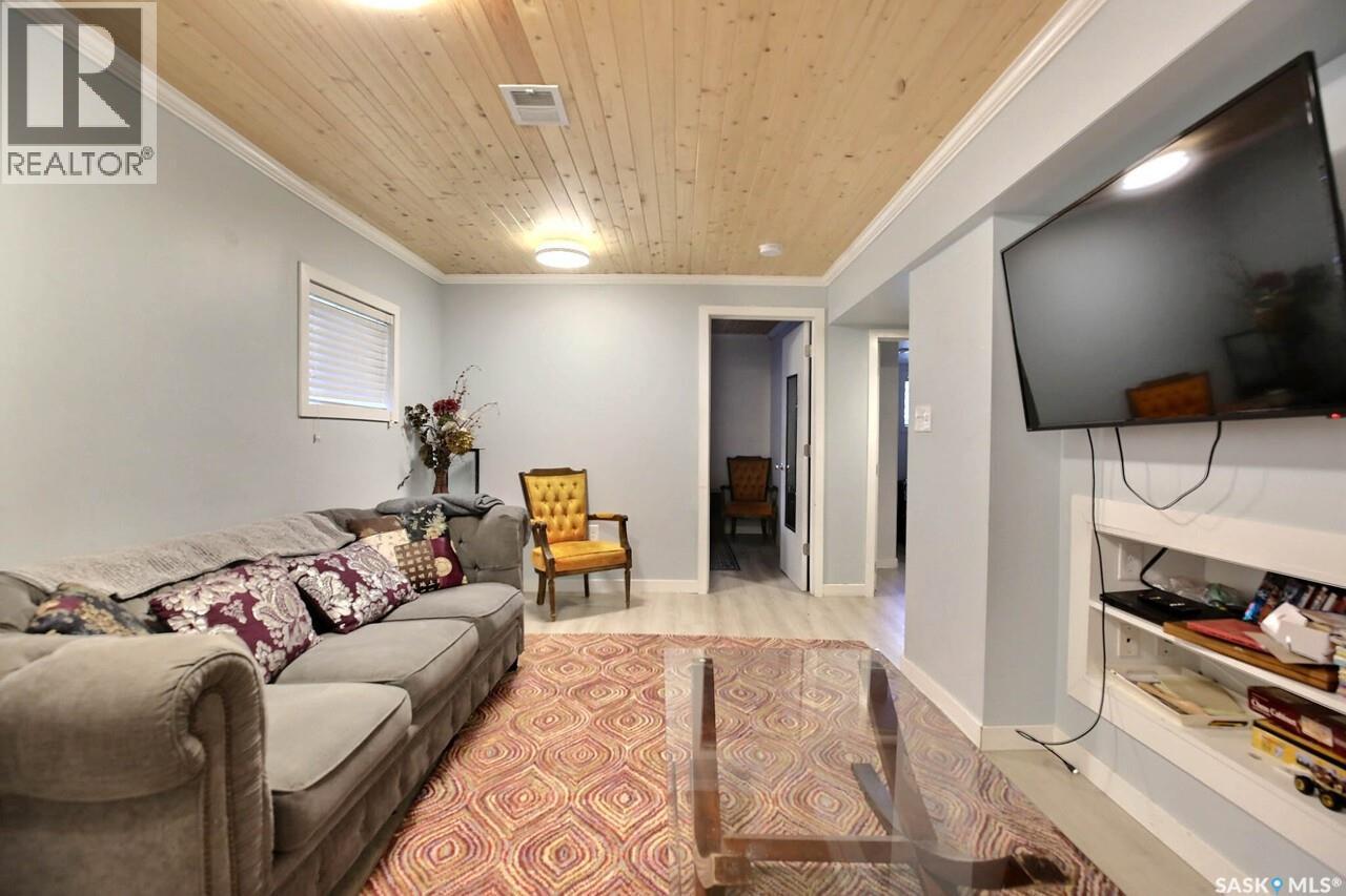 2354 Mcara Street, Regina, SK - Indoor