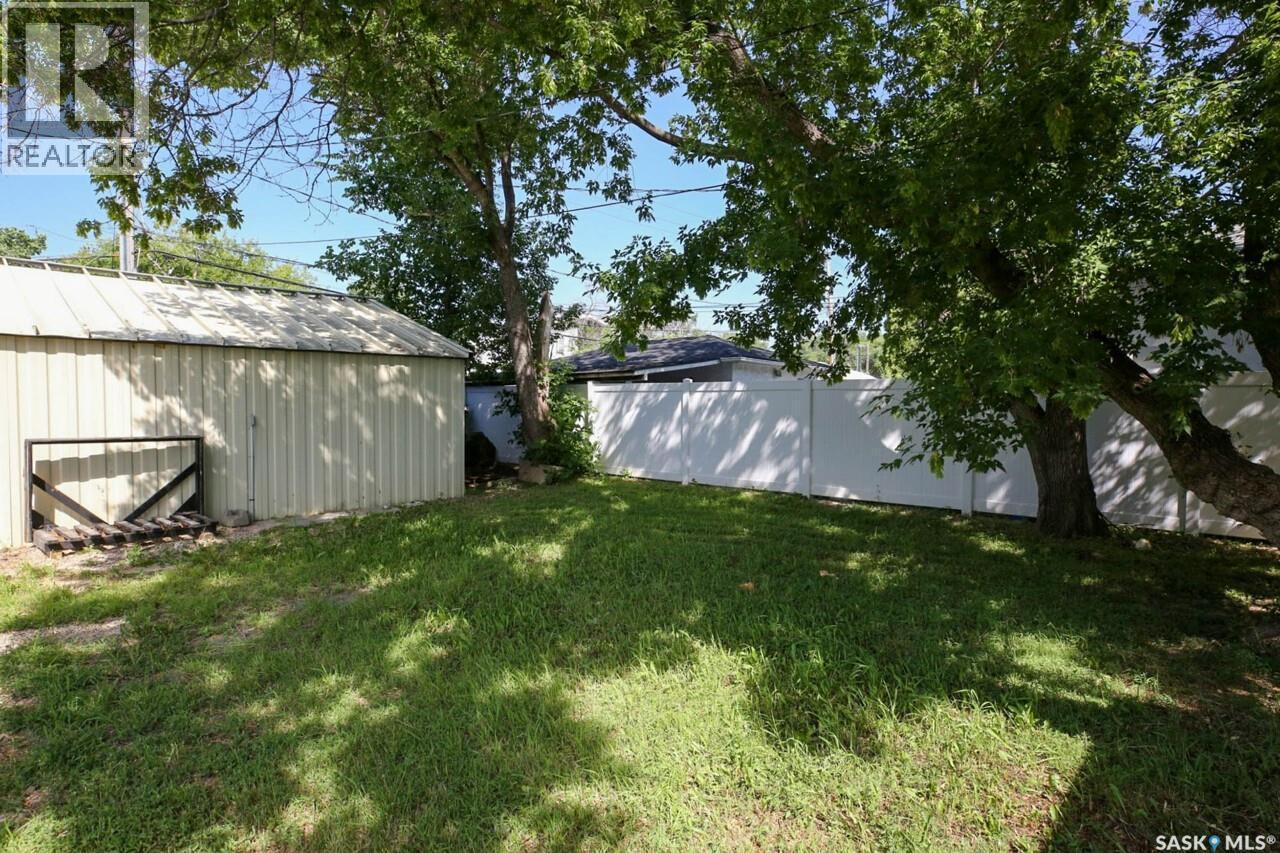 2354 Mcara Street, Regina, SK - Outdoor