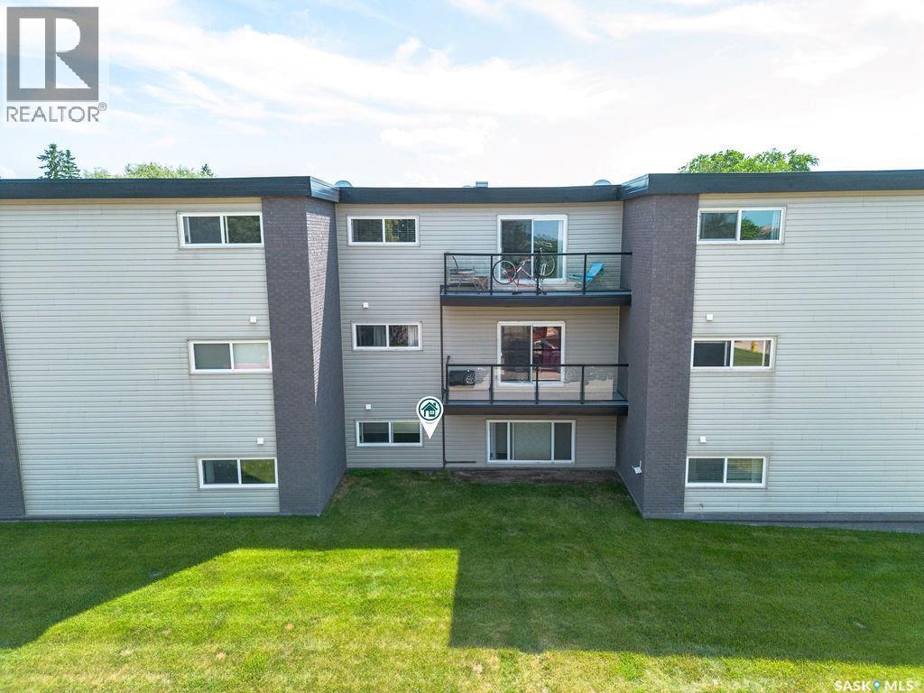2 2106 Ste Cecilia Avenue, Saskatoon, SK - Outdoor