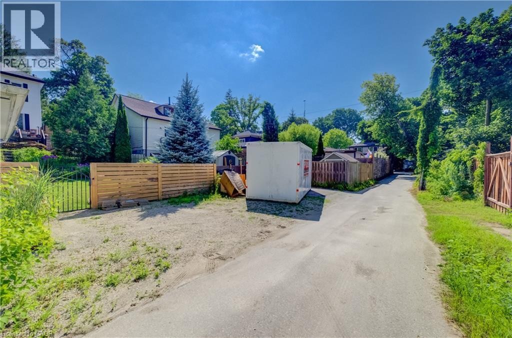 127 Henderson Street, Cambridge, ON - Outdoor