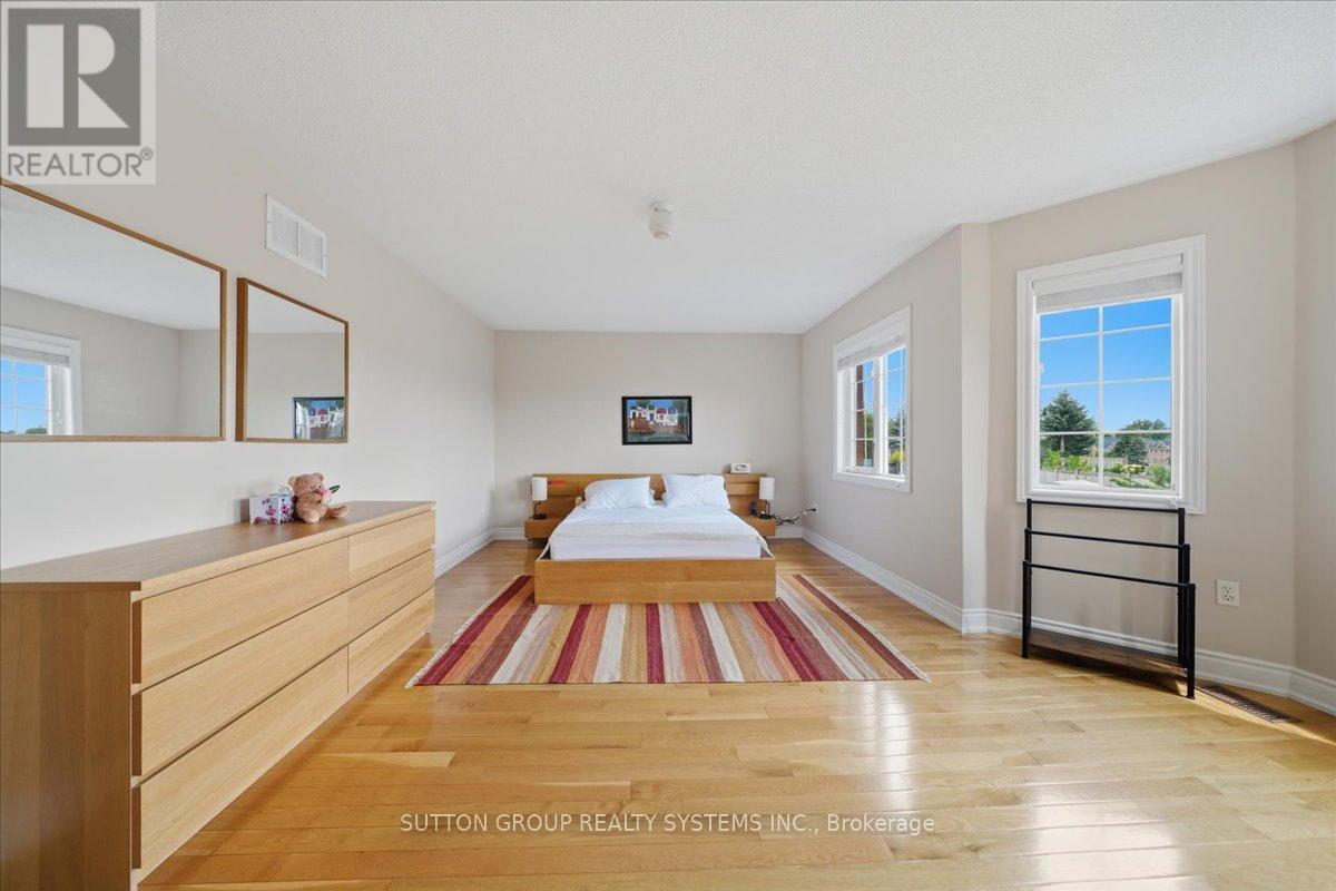 1382 Avon Drive, Mississauga, ON - Indoor