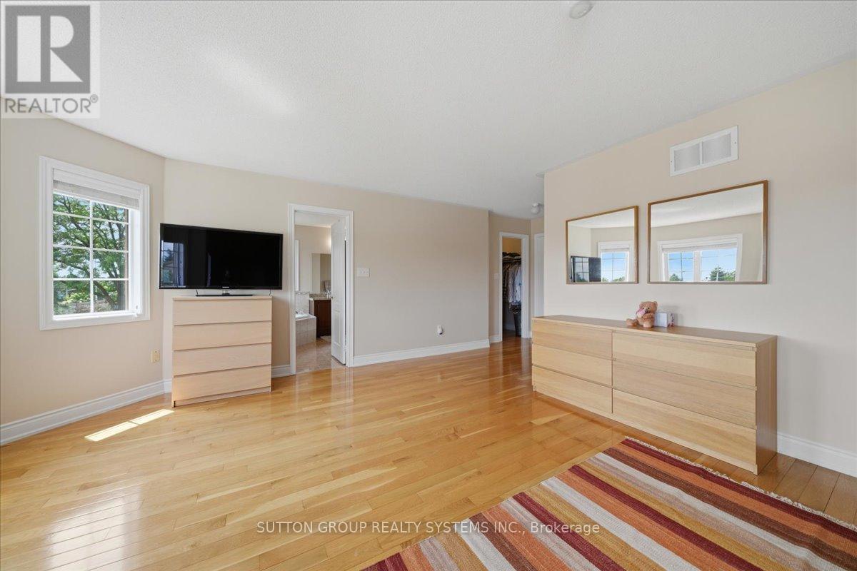 1382 Avon Drive, Mississauga, ON - Indoor
