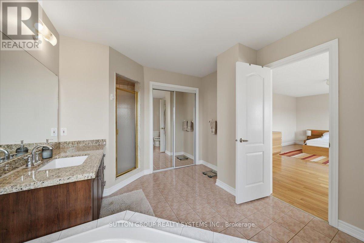 1382 Avon Drive, Mississauga, ON - Indoor Photo Showing Bathroom