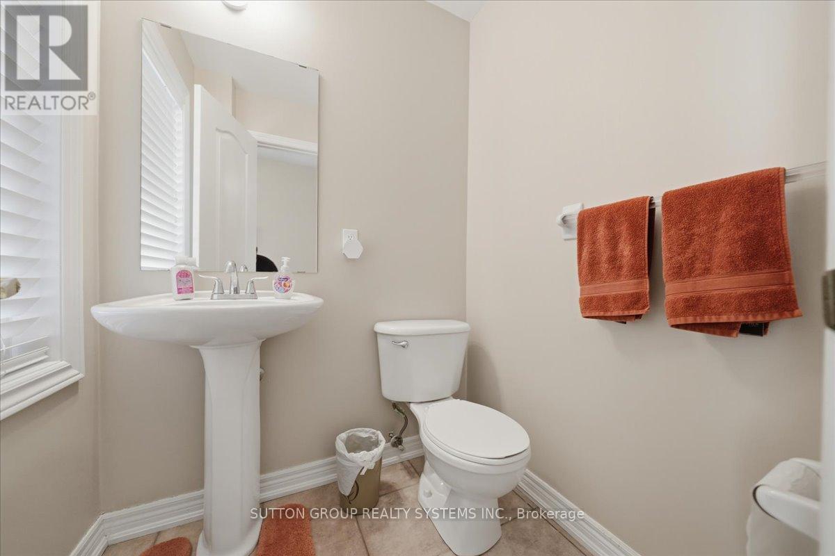 1382 Avon Drive, Mississauga, ON - Indoor Photo Showing Bathroom