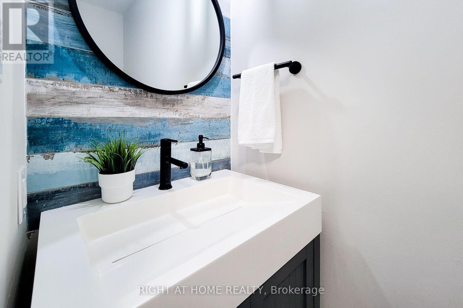 3574 Autumnleaf Crescent, Mississauga, ON - Indoor Photo Showing Bathroom