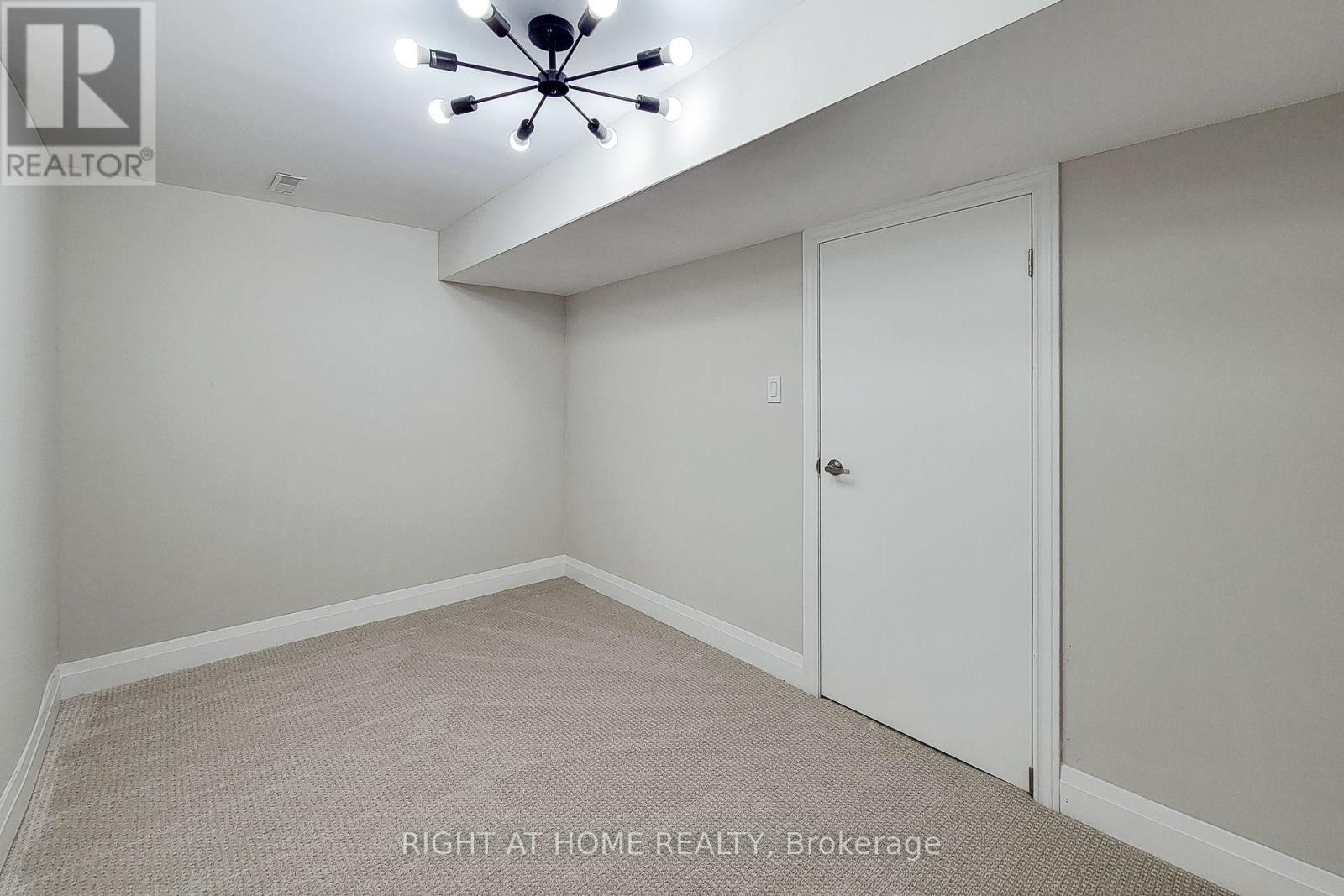 3574 Autumnleaf Crescent, Mississauga, ON - Indoor Photo Showing Other Room