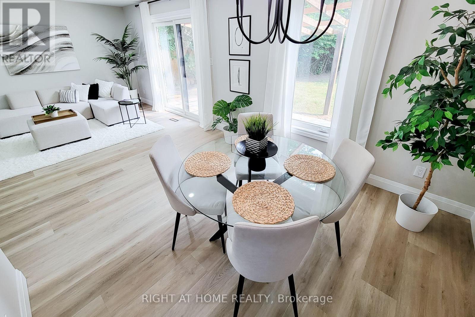 3574 Autumnleaf Crescent, Mississauga, ON - Indoor Photo Showing Dining Room