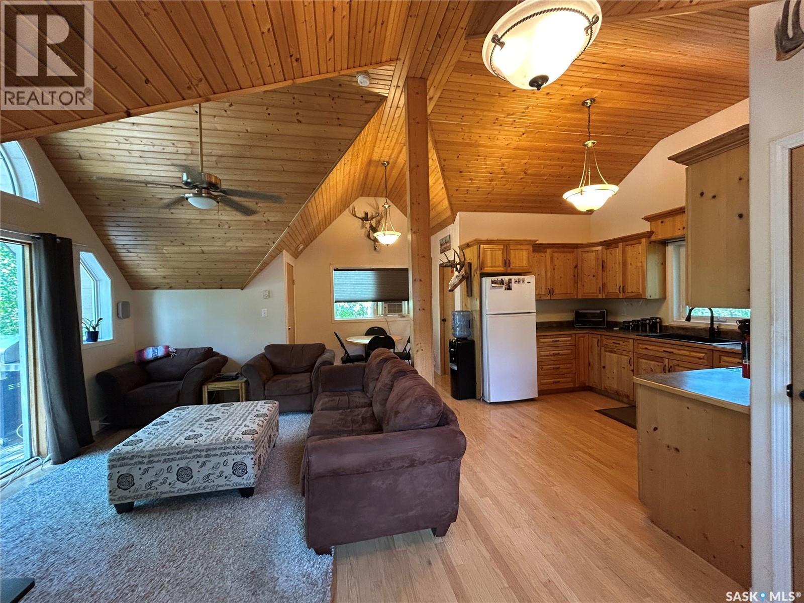 305 Pine Street, Tobin Lake, SK - Indoor