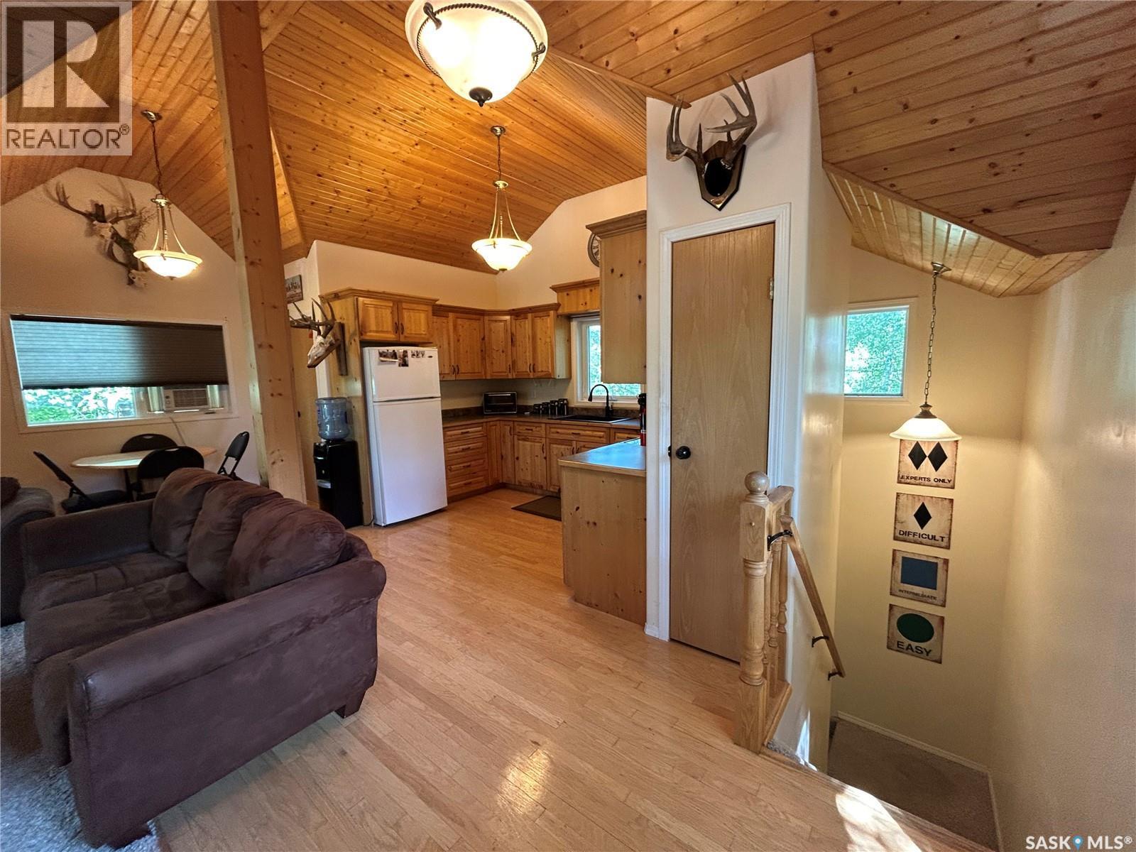 305 Pine Street, Tobin Lake, SK - Indoor