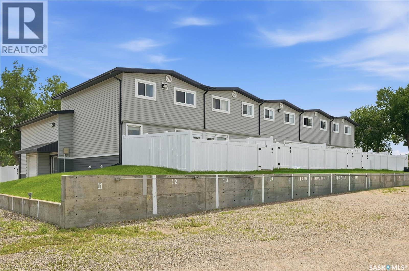 6 1292 Gordon Road, Moose Jaw, SK - Outdoor