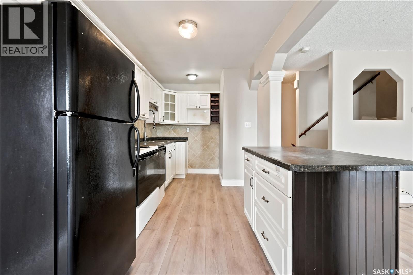 6 1292 Gordon Road, Moose Jaw, SK - Indoor Photo Showing Kitchen