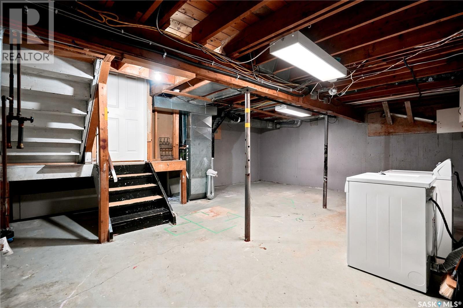 6 1292 Gordon Road, Moose Jaw, SK - Indoor Photo Showing Other Room