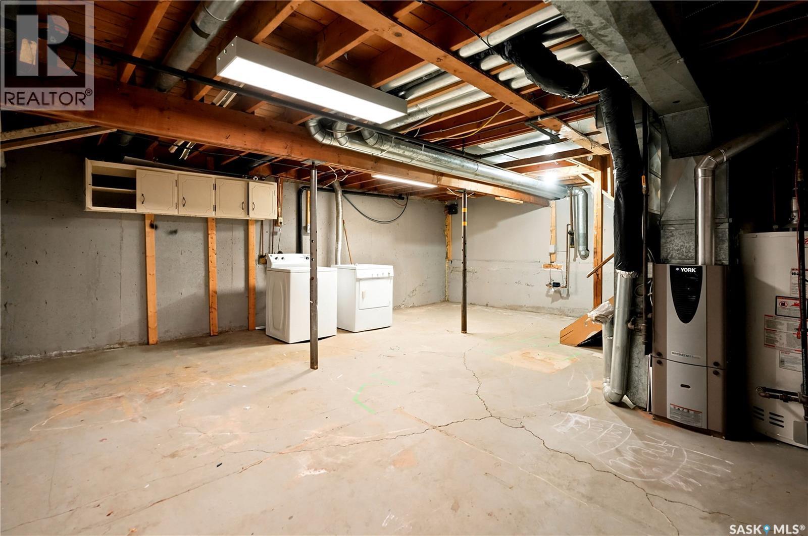 6 1292 Gordon Road, Moose Jaw, SK - Indoor Photo Showing Basement