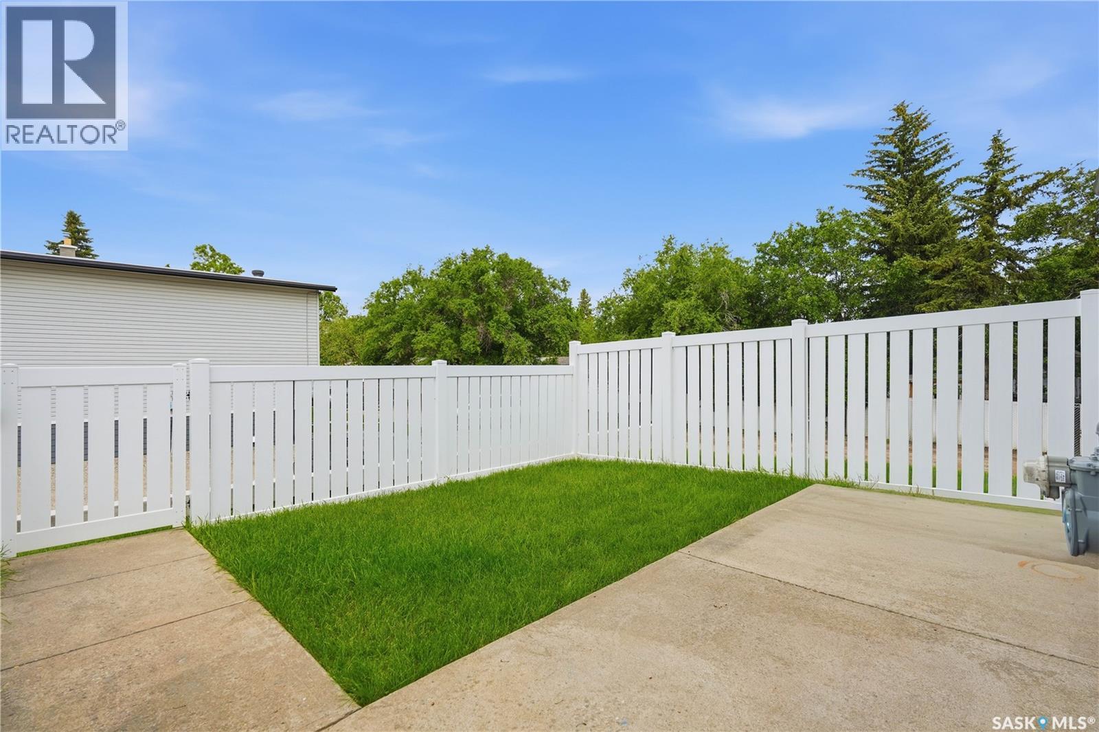 6 1292 Gordon Road, Moose Jaw, SK - Outdoor