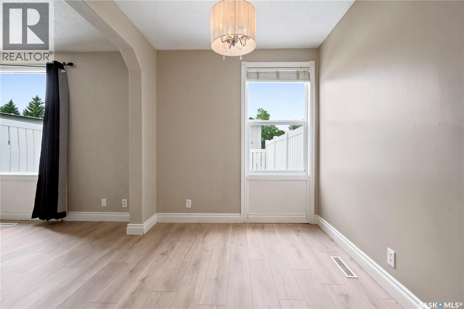 6 1292 Gordon Road, Moose Jaw, SK - Indoor Photo Showing Other Room