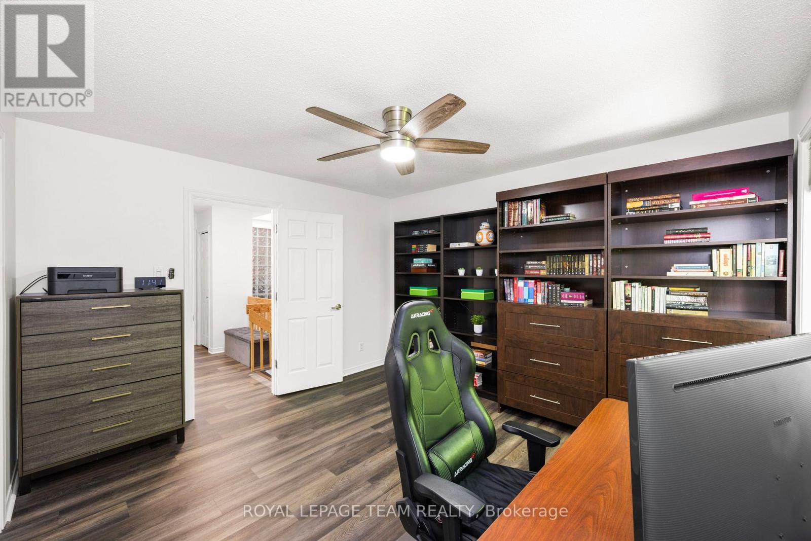 Bedroom 2 on upper level - 212 Provender Avenue, Ottawa, ON - Indoor