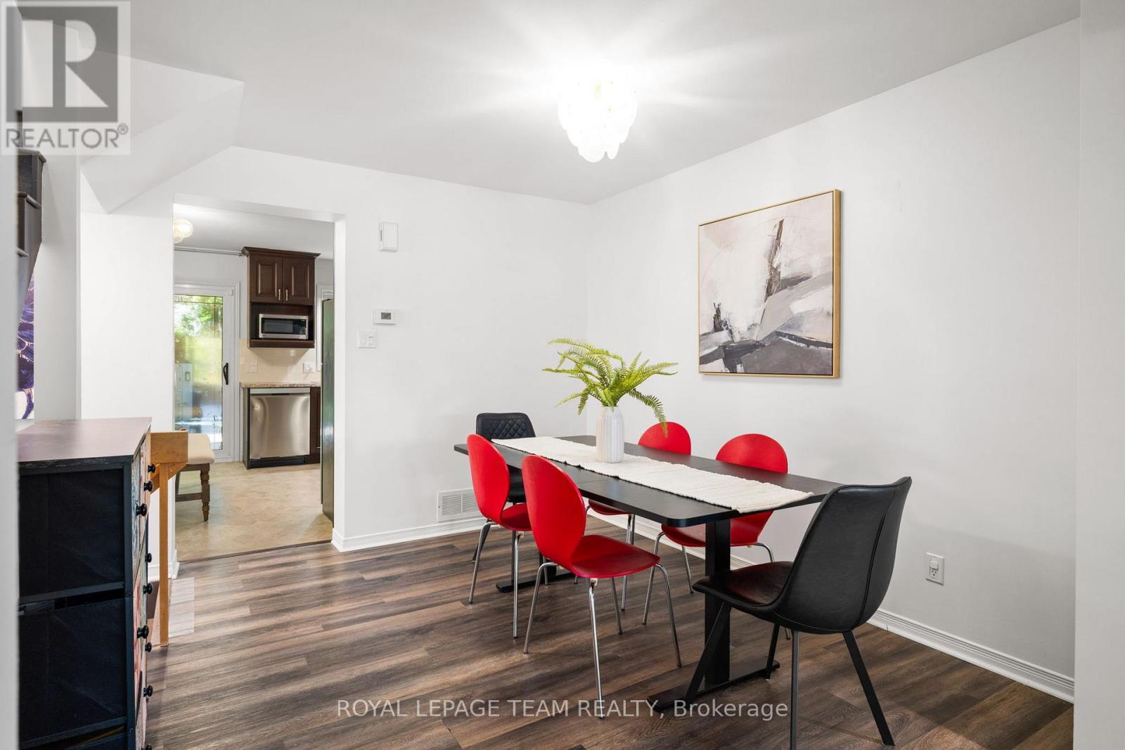 212 Provender Avenue, Ottawa, ON - Indoor Photo Showing Dining Room