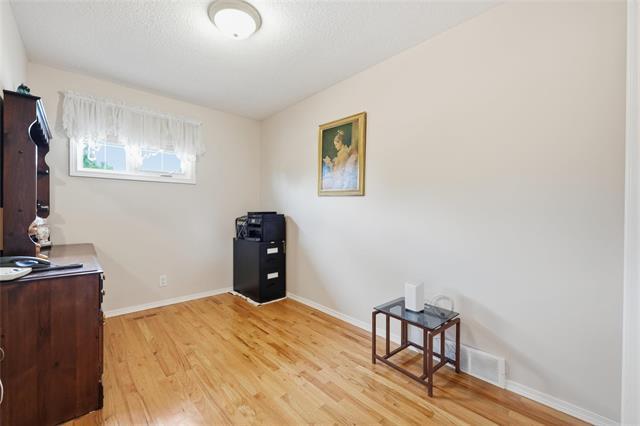 15 Sinnott St, Winnipeg, MB - Indoor