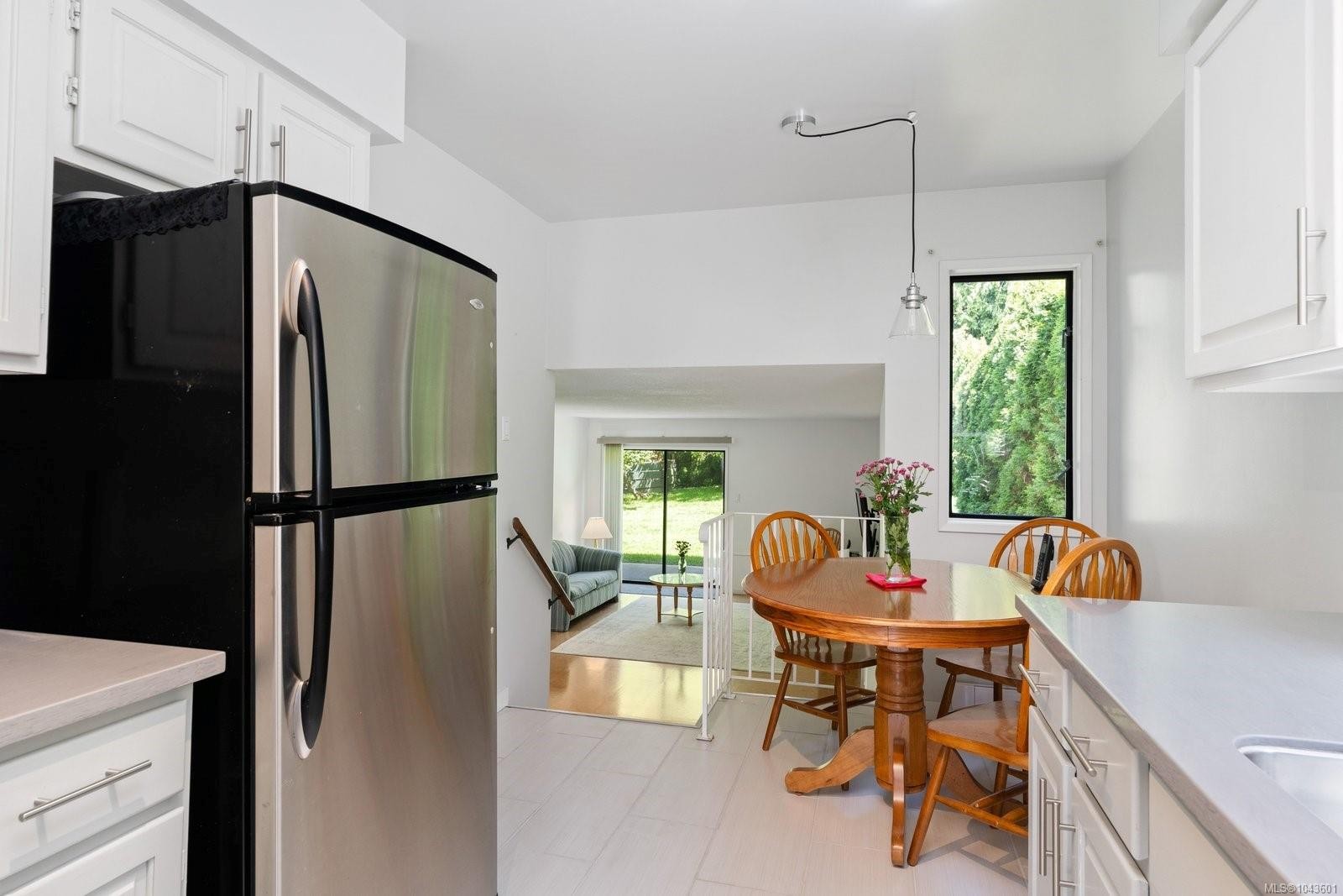764 Mann Ave, Saanich, BC