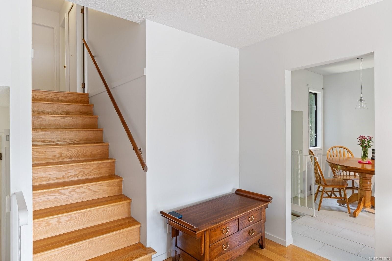 764 Mann Ave, Saanich, BC