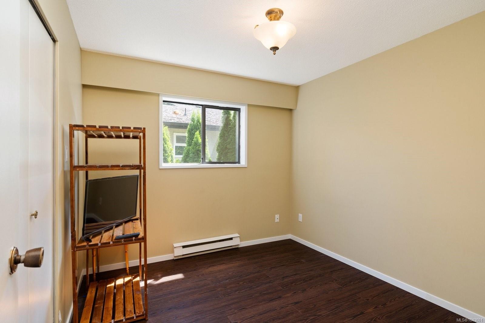 764 Mann Ave, Saanich, BC