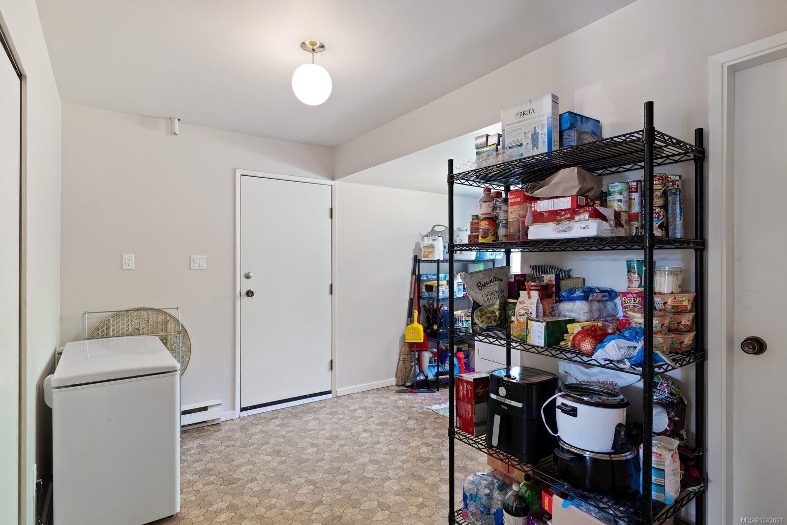 764 Mann Ave, Saanich, BC