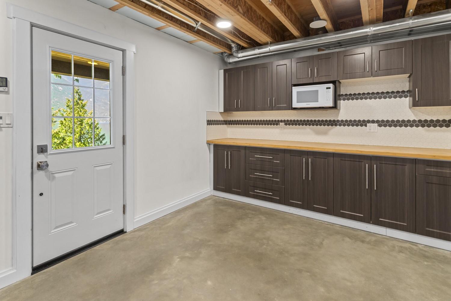 13683 Larch Road, Boswell, BC - Indoor Photo Showing Other Room