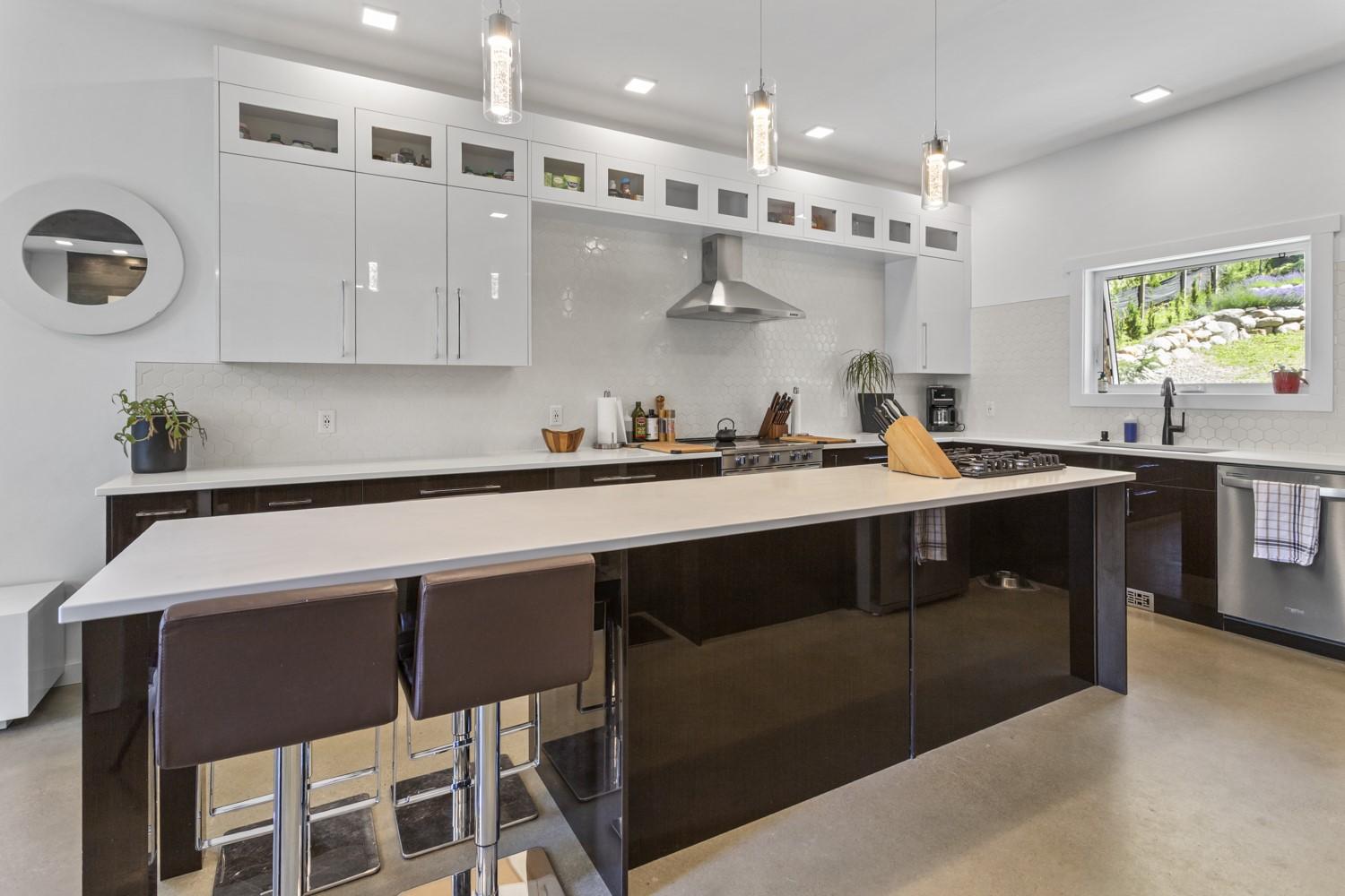 13683 Larch Road, Boswell, BC - Indoor Photo Showing Kitchen With Upgraded Kitchen
