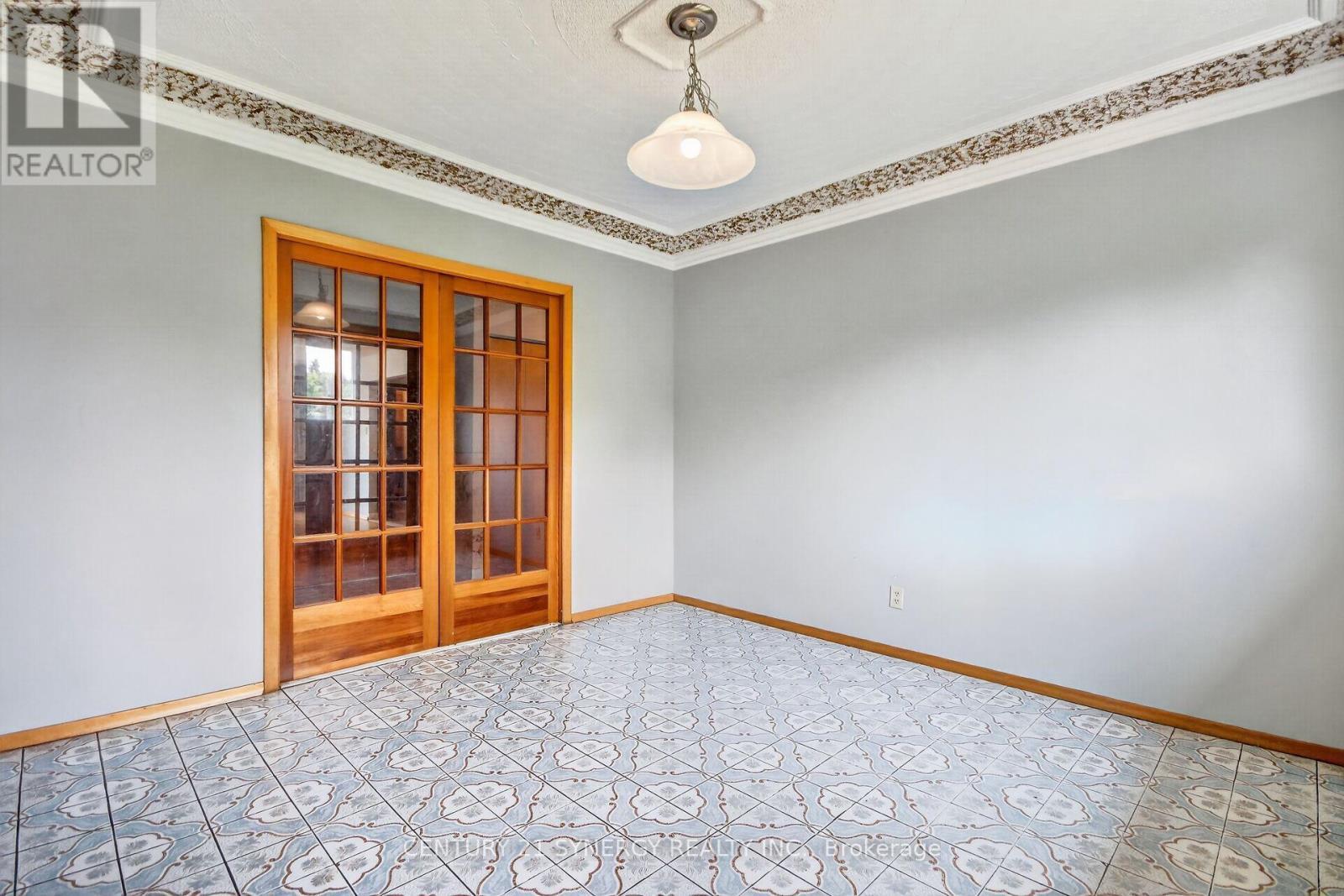 974 Greenbriar Avenue, Ottawa, ON - Indoor Photo Showing Other Room