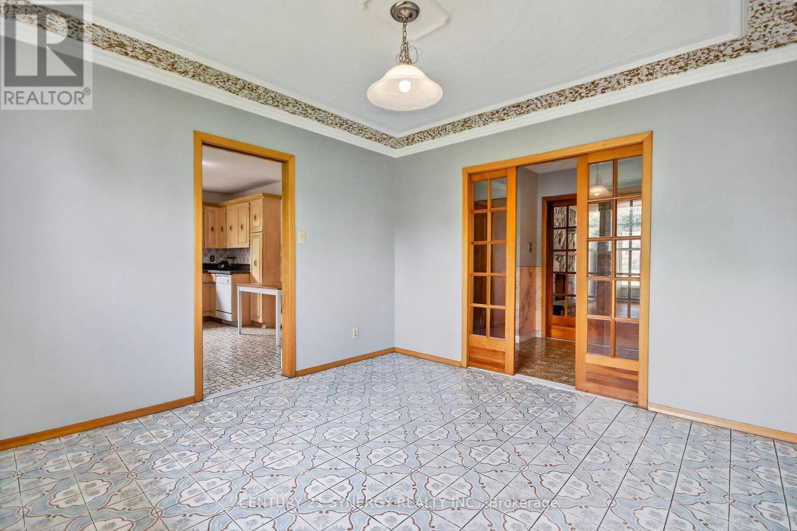 974 Greenbriar Avenue, Ottawa, ON - Indoor Photo Showing Other Room