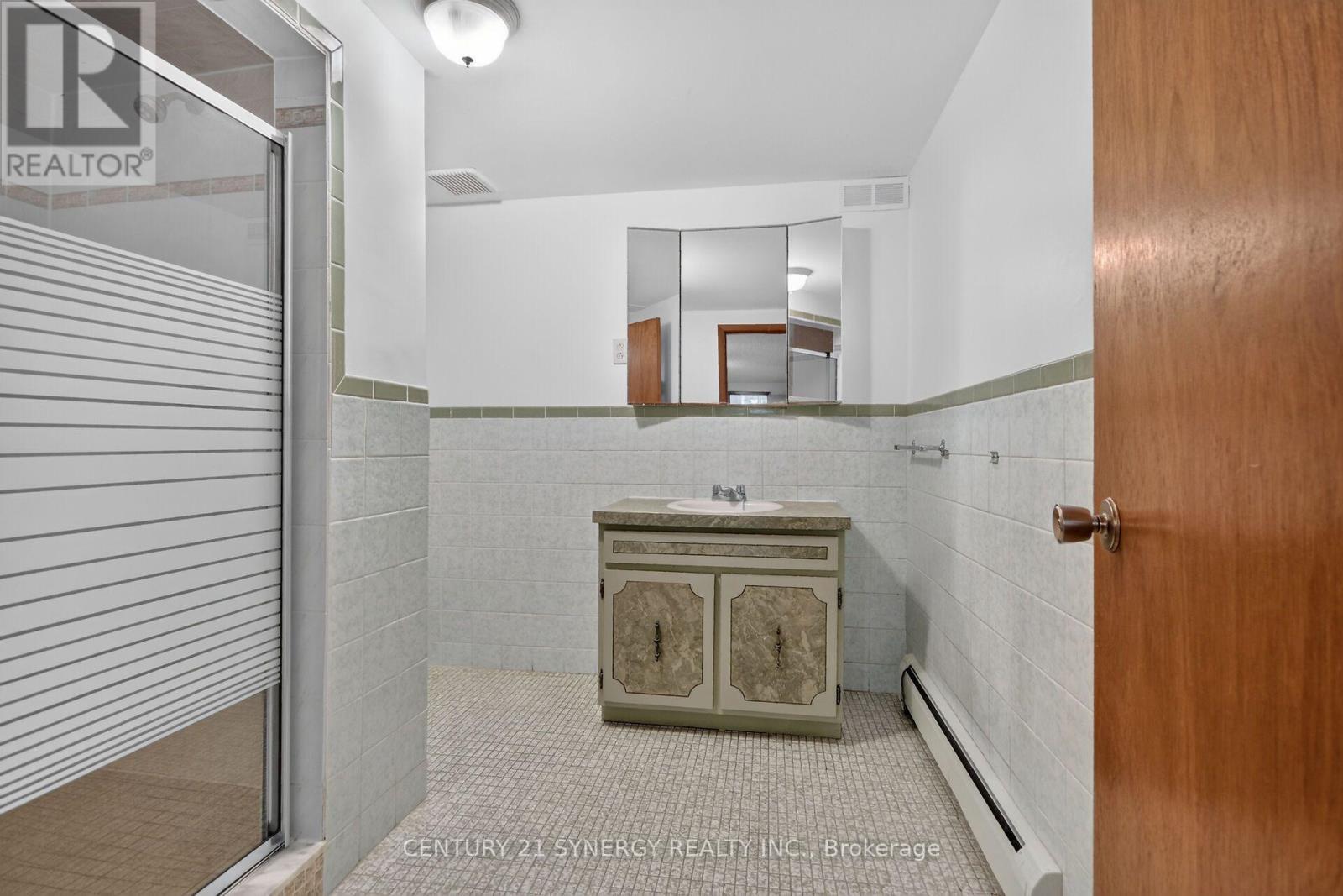 974 Greenbriar Avenue, Ottawa, ON - Indoor