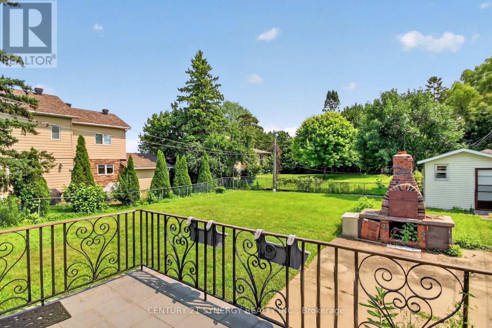 974 Greenbriar Avenue, Ottawa, ON - Outdoor