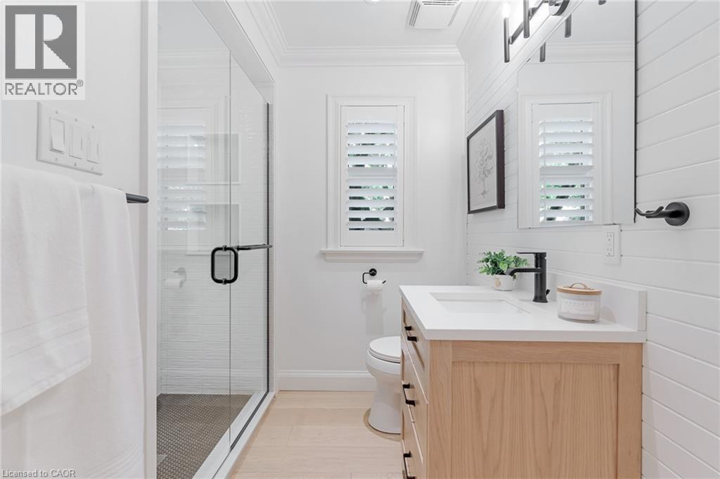 203 Forsyth Drive, Waterloo, ON - Indoor Photo Showing Bathroom