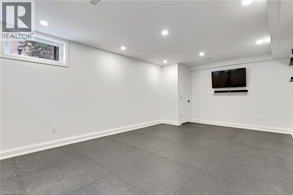 203 Forsyth Drive, Waterloo, ON - Indoor Photo Showing Other Room